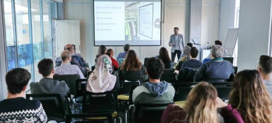 Başakşehir Living Lab’de Kurumsal Teknoloji Eğitimi
