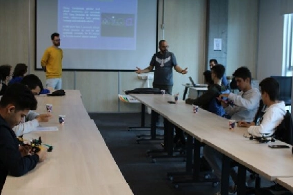 Drone Programlama Eğitiminde Uçuşun Keyfini Yaşadık.