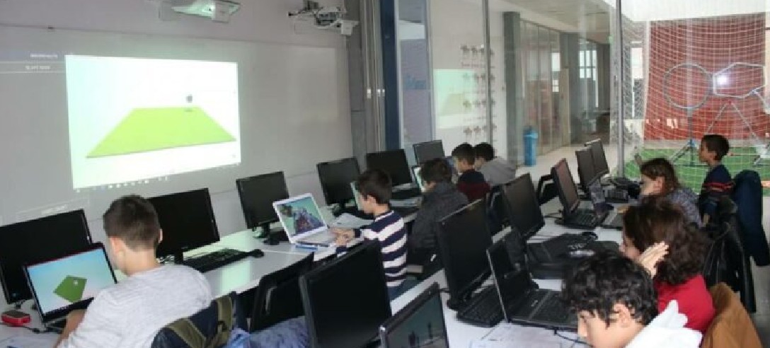 Minik Parmaklar Kodlama Eğitimi Aldı