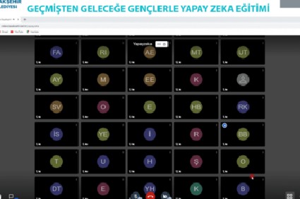 Online Olarak Geçmişten Geleceğe Gençlerle Yapay Zeka Eğitimi Verildi