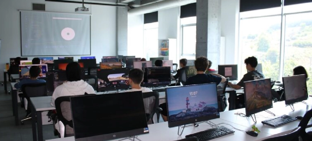 Programlama Dilinin Parlayan Yıldızı “PYTHON”