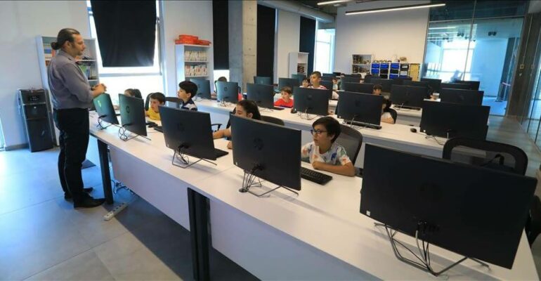 Başakşehir Living Lab de Geleceğin Yazılımcıları Eğitimlere Başladı.